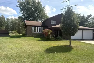 495 Trotter Dr, Coal City, IL 60416 - Photo 1