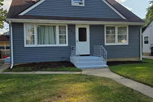 932 W 5th St, Belvidere, IL 61008 - Photo 1