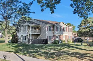 6 Fernwood Dr, Bolingbrook, IL 60440 - Photo 1