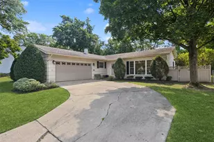 1260 Windsor Dr, Wheaton, IL 60189 - Photo 1