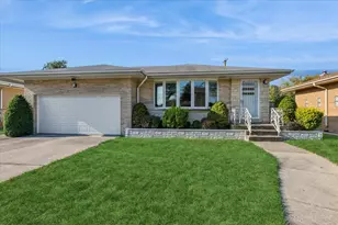 4456 N Forestview Ave, Chicago, IL 60656 - Photo 1