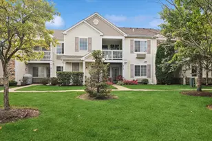 813 Silverstone Dr, Carpentersville, IL 60110 - Photo 1