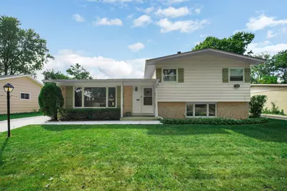 330 N Illinois Avenue, Glenwood, IL 60425 - Photo 1