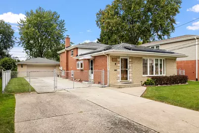 10720 Laramie Avenue, Oak Lawn, IL 60453 - Photo 1