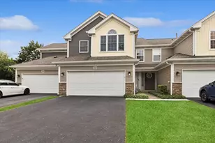 388 E Tall Oaks Ln, Itasca, IL 60143 - Photo 1