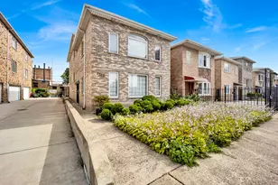 2725 S Quinn St, Chicago, IL 60608 - Photo 1