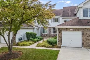 156 Sierra Pass Dr, Schaumburg, IL 60194 - Photo 1