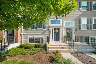 438 Town Center Blvd, Gilberts, IL 60136 - Photo 1