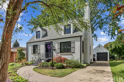 243 S Evanslawn Avenue, Aurora, IL 60506 - Photo 1