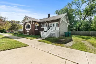 810 W Marion St, Joliet, IL 60436 - Photo 1