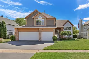 381 Gatewood Ln, Grayslake, IL 60030 - Photo 1