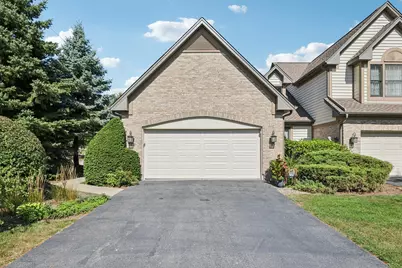 502 Rosebud Drive S, Lombard, IL 60148 - Photo 1