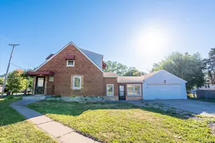 225 N Spruce Ave, Bensenville, IL 60106 - Photo 1