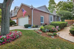 14630 Club Cir Dr, Oak Forest, IL 60452 - Photo 1