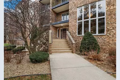 467 Hiawatha Trail #411, Wood Dale, IL 60191 - Photo 1