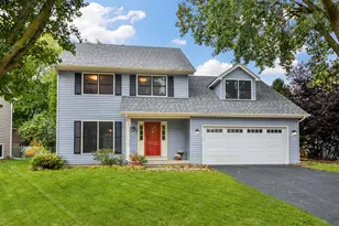 5S786 Timberlane Dr, Naperville, IL 60563 - Photo 1