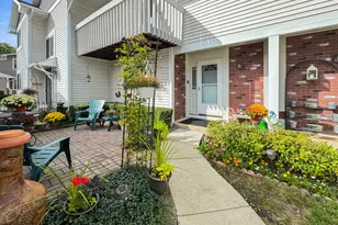 1028 Cumberland Ct, Vernon Hills, IL 60061 - Photo 1