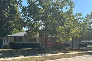 1210 Woodridge Dr, Rockford, IL 61108 - Photo 1