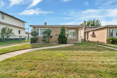 8844 S Francisco Avenue, Evergreen Park, IL 60805 - Photo 1