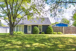 3 Ridgefield Rd, Montgomery, IL 60538 - Photo 1