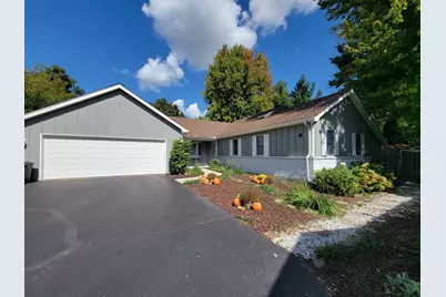 141 S Harrison Street, Geneva, IL 60134 - Photo 1