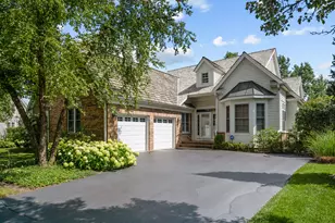 1745 W Newport Ct, Lake Forest, IL 60045 - Photo 1