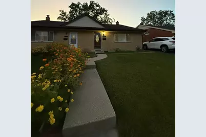 9428 N Oak Avenue, Des Plaines, IL 60016 - Photo 1