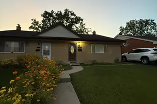 9428 N Oak Ave, Des Plaines, IL 60016 - Photo 1