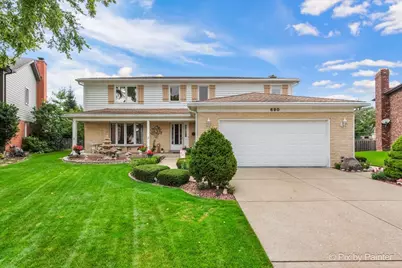 690 Yorkshire Lane, Des Plaines, IL 60016 - Photo 1