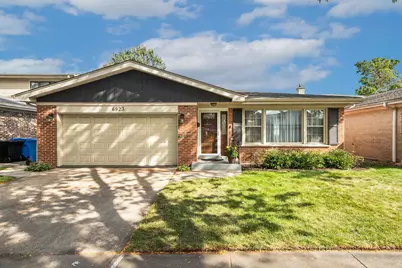 6923 N Chicora Avenue, Chicago, IL 60646 - Photo 1