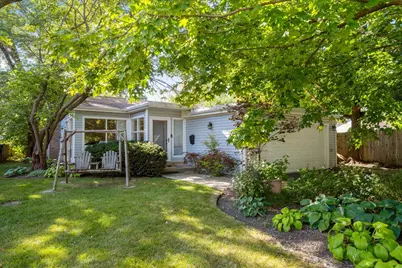 298 Leslee Lane, Highland Park, IL 60035 - Photo 1
