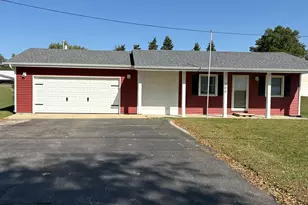 305 Scott Ave, Rochelle, IL 61068 - Photo 1