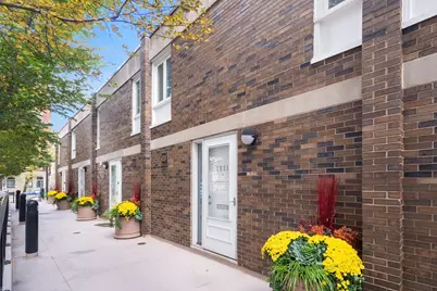 1531 N Sandburg Terrace, Chicago, IL 60610 - Photo 1