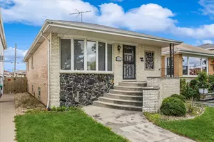 5621 S Moody Ave, Chicago, IL 60638 - Photo 1