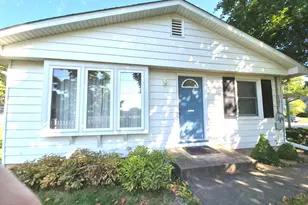 131 E Jackson St, Oswego, IL 60543 - Photo 1