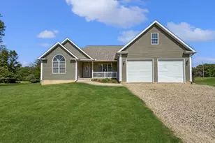 1063 Deer Valley Dr, Varna, IL 61375 - Photo 1