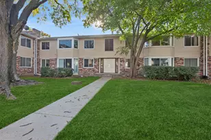 3108 Roberts Dr, Woodridge, IL 60517 - Photo 1