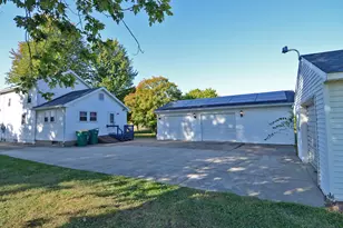 708 Lundy St, Streator, IL 61364 - Photo 1