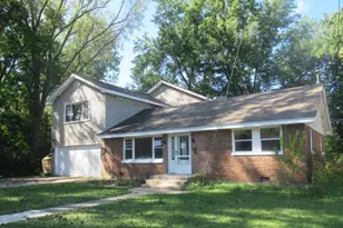 77 Mionske Dr, Lake Zurich, IL 60047 - Photo 1