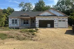 247 Creekside Dr, Byron, IL 61010 - Photo 1