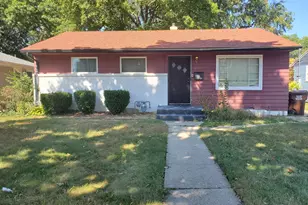 1911 Crestwood Ave, Rockford, IL 61103 - Photo 1