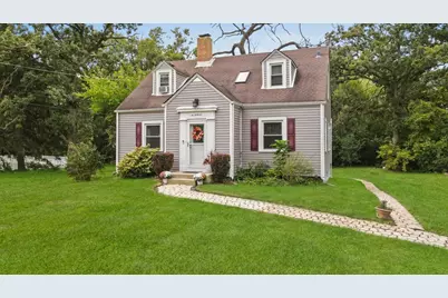 236 Oakwood Drive, Wood Dale, IL 60191 - Photo 1