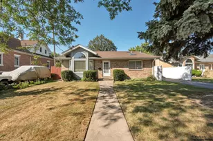 152 N May St, Addison, IL 60101 - Photo 1