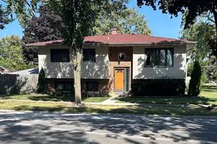 318 Marshall Rd, Bensenville, IL 60106 - Photo 1