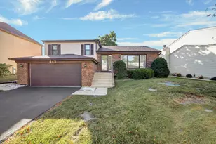 445 Fordham Pl, Roselle, IL 60172 - Photo 1