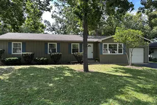 6815 Meadow Dr, Crystal Lake, IL 60012 - Photo 1