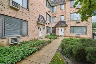 1762 W Highland Ave, Chicago, IL 60660 - Photo 1