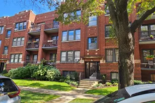 924 Wesley Ave, Oak Park, IL 60304 - Photo 1