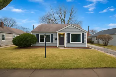 9212 S 49th Court, Oak Lawn, IL 60453 - Photo 1