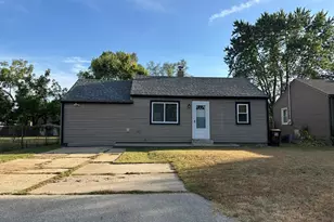 405 Wilson Ave, Machesney Park, IL 61115 - Photo 1